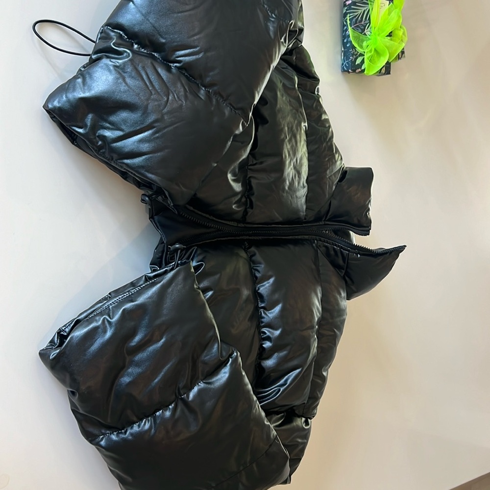 Edikted cropped puffer jacket size small